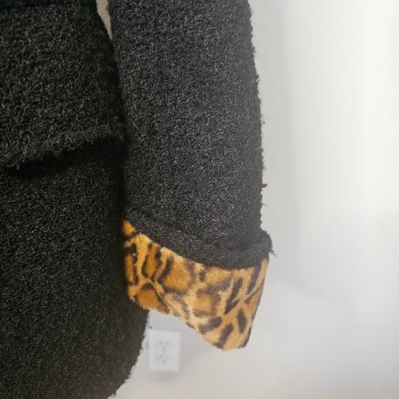 Vtg Limited Black Tweed fitted Jacket with faux fur leopard print cuffs - Picture 3 of 5